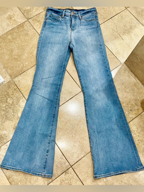 Express Denim - Women’s Express Light Blue Flared Jeans. High Rise. Size 2R.
